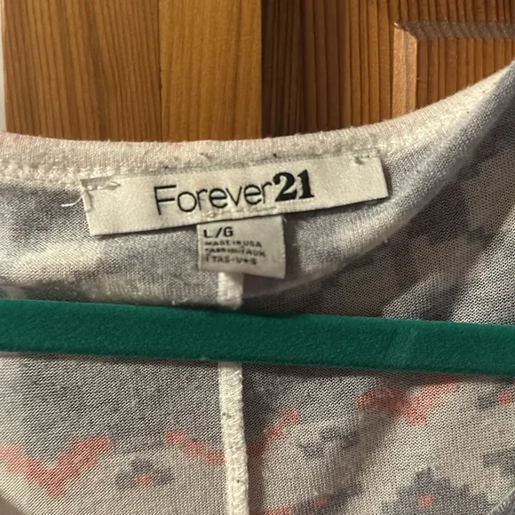 Women’s pattern top - Picture 2 of 2